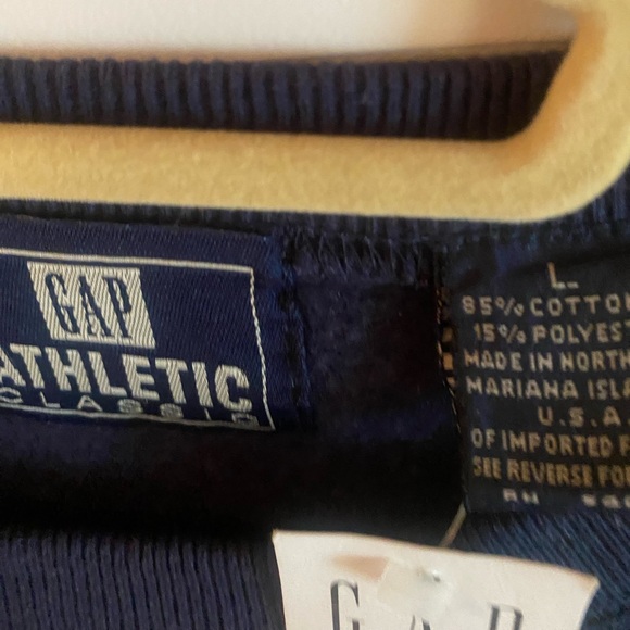 GAP Men’s Navy Crewneck - Size Large - Picture 1 of 2